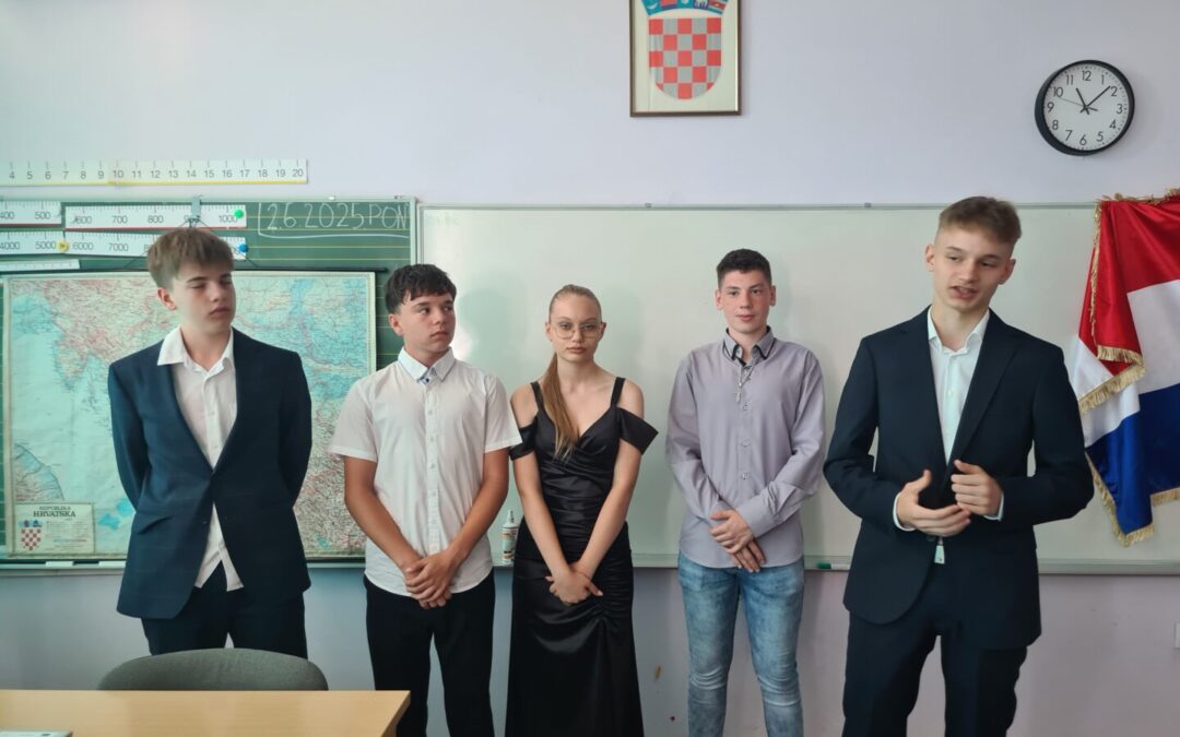 Podjela svjedodžbi u Područnoj školi